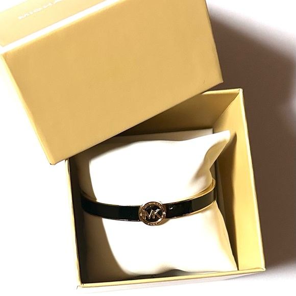 Authentic Michael Kors Logo Bracelet Black Gold-tone new with tags and box - Picture 4 of 5
